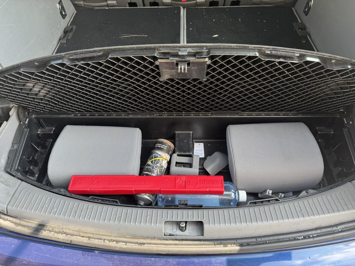 VW Touran 1T original Umbausatz Klappsitze 7 Sitzer mit Seitenverkleidung Bj.2009